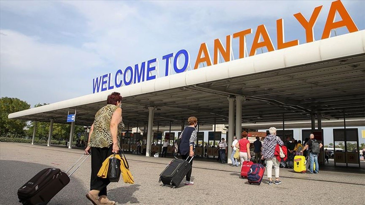Antalya Havalimanı pandemi öncesi sayıları yakaladı