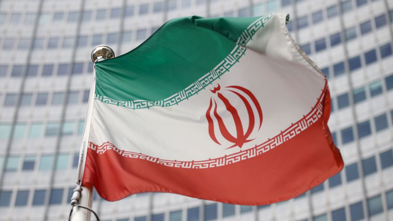 İran beş ABD vatandaşını takas ve fon mutabakatı kapsamında mesken hapsine aldı