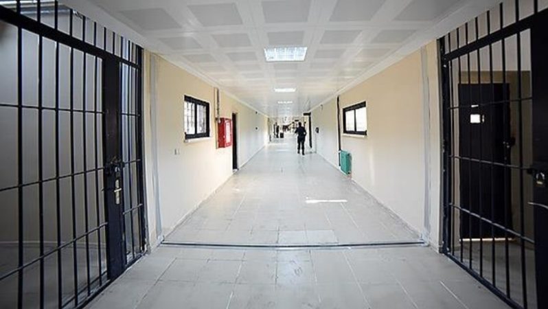 İsrail hapishanesinde açlık grevindeki “idari tutuklu” sayısı 13’e yükseldi