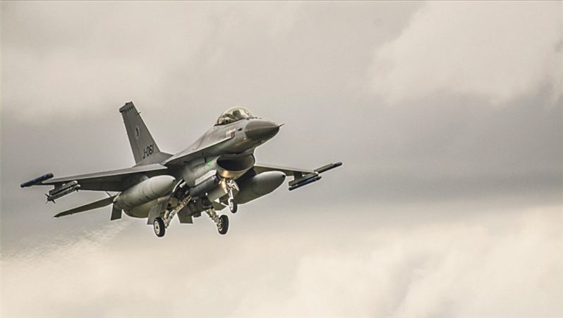 Ukrayna’ya iki ülkeden F-16 takviyesi: Teslimat 2024’te