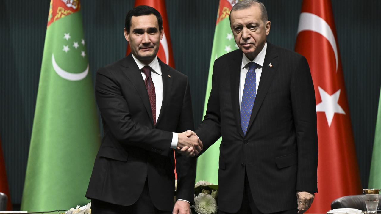 Türkiye ile Türkmenistan ortasında 13 mutabakat imzalandı