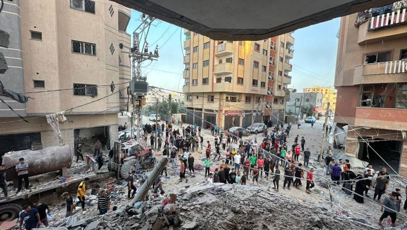 Gazze’deki bakanlık: İsrail evvel hastane girişi, sonra okul bombaladı