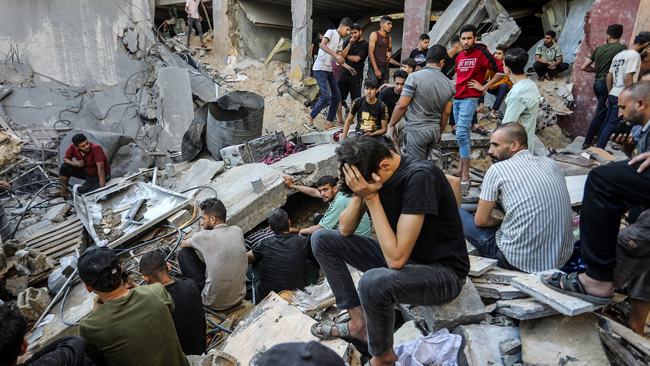 Gazze’deki meyyit sayısı 20 bin 674’e yükseldi