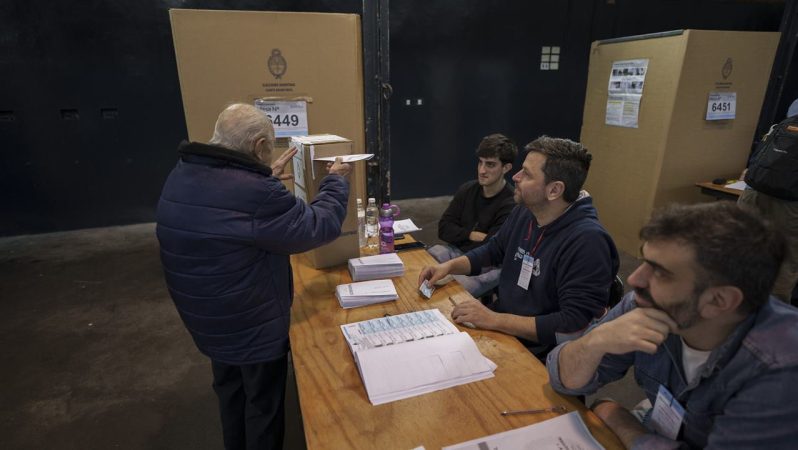Arjantin’de devlet lideri seçimi ikinci tipe kaldı