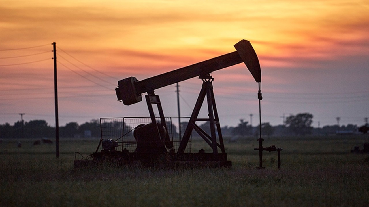 Brent petrolün varil fiyatı 76,53 dolar