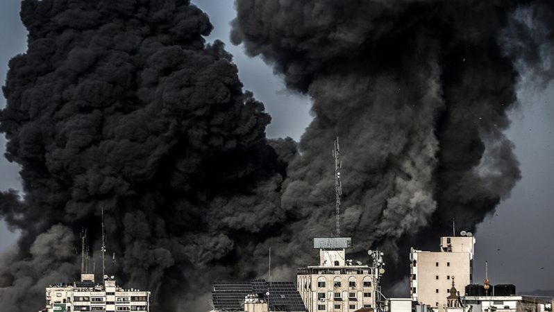 Gazze Şeridi’ndeki tüm gruplarla irtibat kesildi
