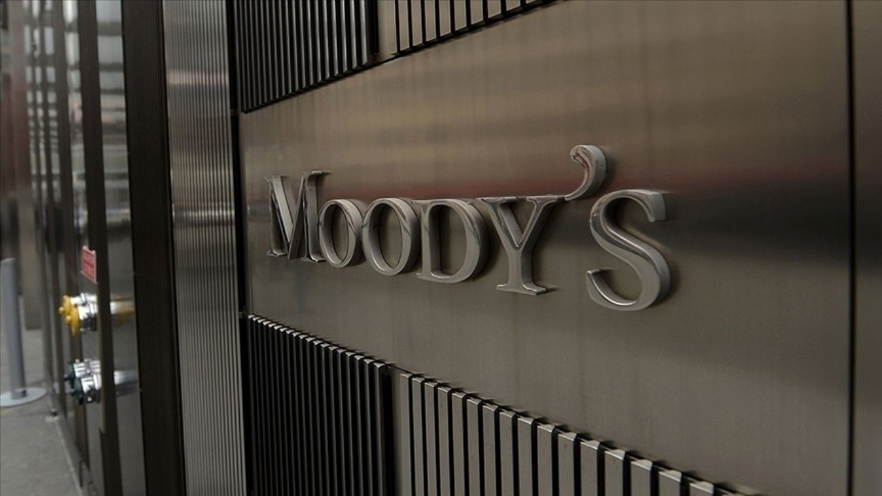 Moody’s, Türkiye’nin kredi notunu yükseltti